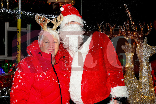 DEWSNAP LANE DUKINFIELD LIGHTS 2025 (6).JPG