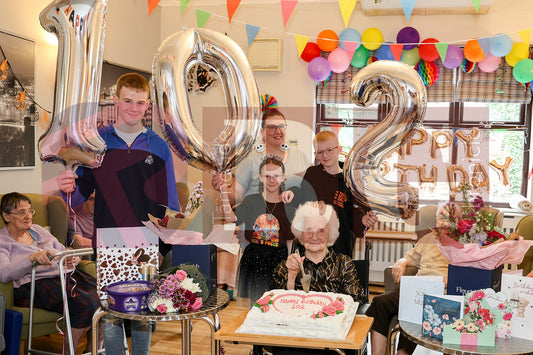 HAPPY 102yrs OLD BIRTHDAY ROSE DUGGAN (4).JPG