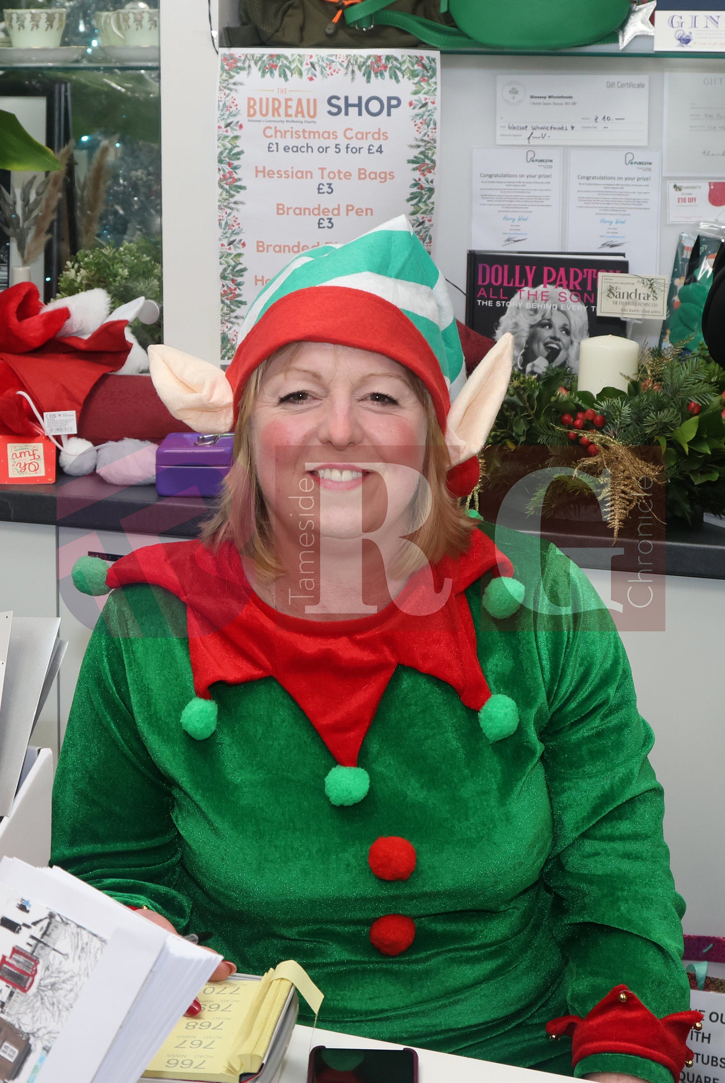 GLOSSOP LIGHTS SWITCH ON 2024 (37).JPG