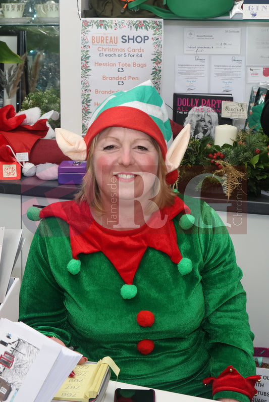 GLOSSOP LIGHTS SWITCH ON 2024 (37).JPG