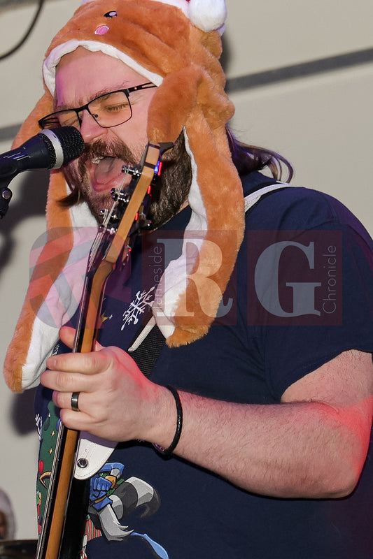 GLOSSOP LIGHT SWITCH ON 2025 (110).JPG