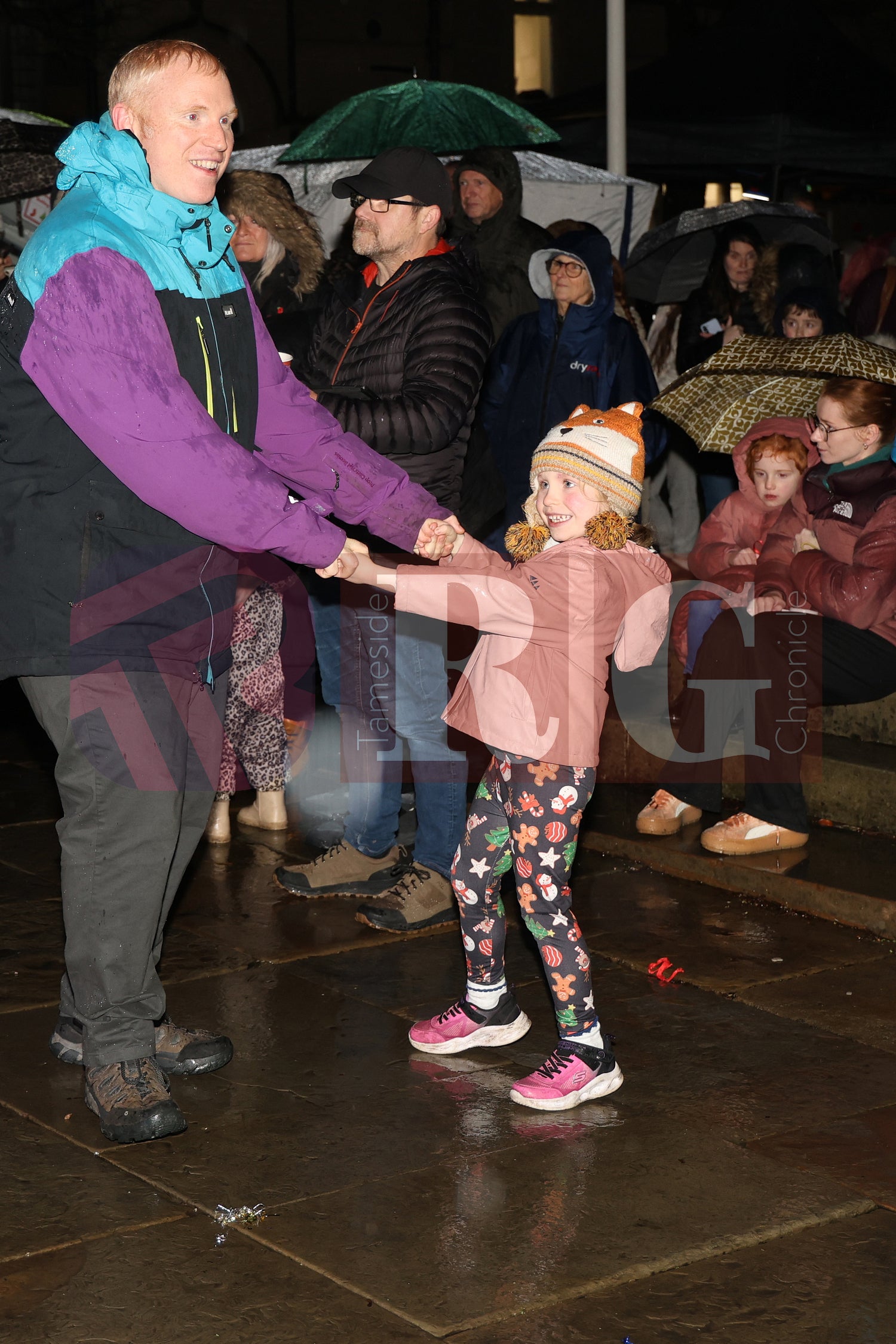 GLOSSOP LIGHT SWITCH ON 2025 (125).JPG