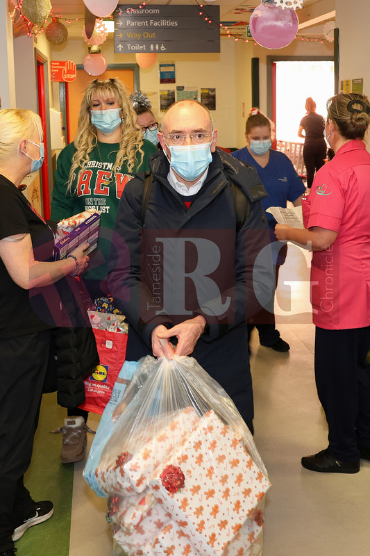 TAMESIDE HOSPITAL CHILDRENS WARD WITH SANTA 2025 (58).JPG