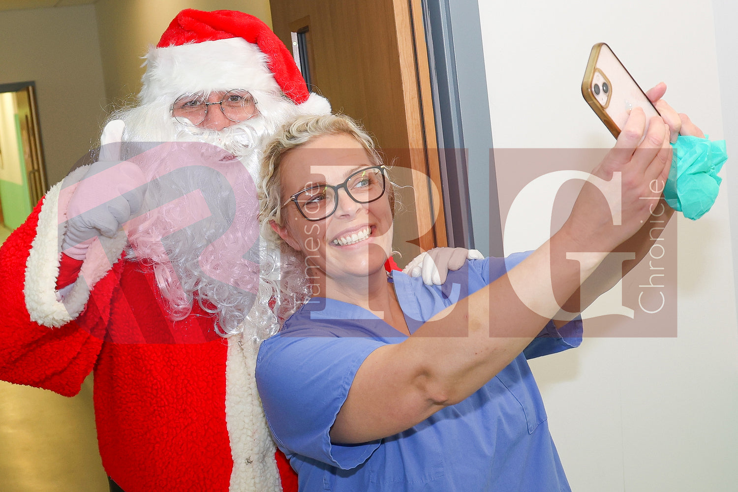 SANTA VISIT TAMESIDE CHILDRENS UNIT 2024 (71).JPG