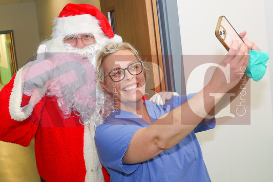 SANTA VISIT TAMESIDE CHILDRENS UNIT 2024 (71).JPG