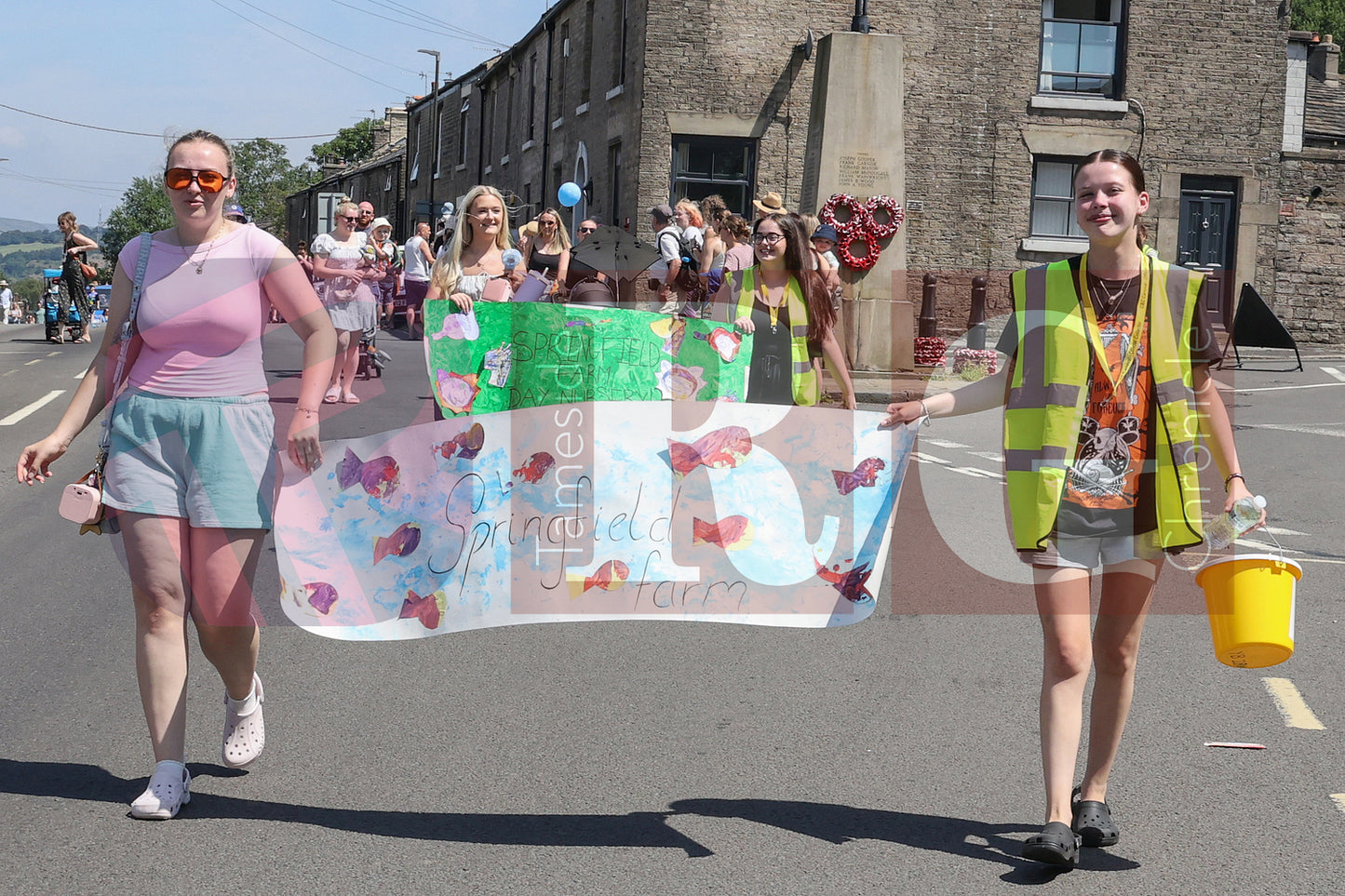 CHARLESWORTH CARNIVAL (8).JPG