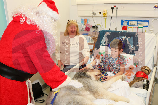 TAMESIDE HOSPITAL CHILDRENS WARD WITH SANTA 2025 (47).JPG
