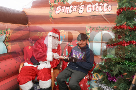 WATERLOO CENTRE XMAS SCHOOL VISIT (10).JPG