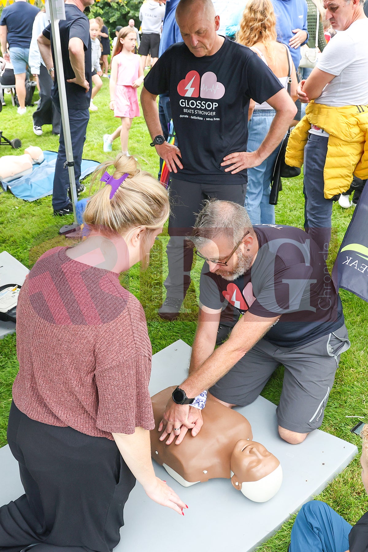 DEFIB FUNDRAISER GLOSSOP (103).JPG