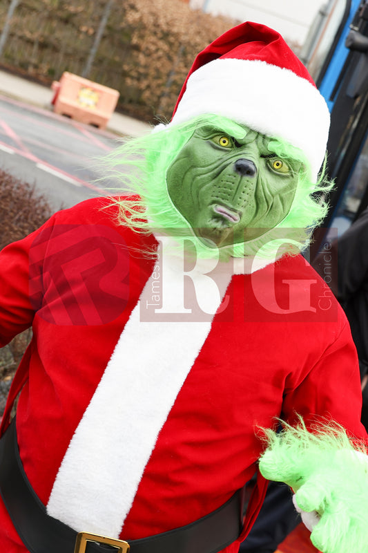 TAMESIDE HOSPITAL CHILDRENS WARD WITH SANTA 2025 (12).JPG