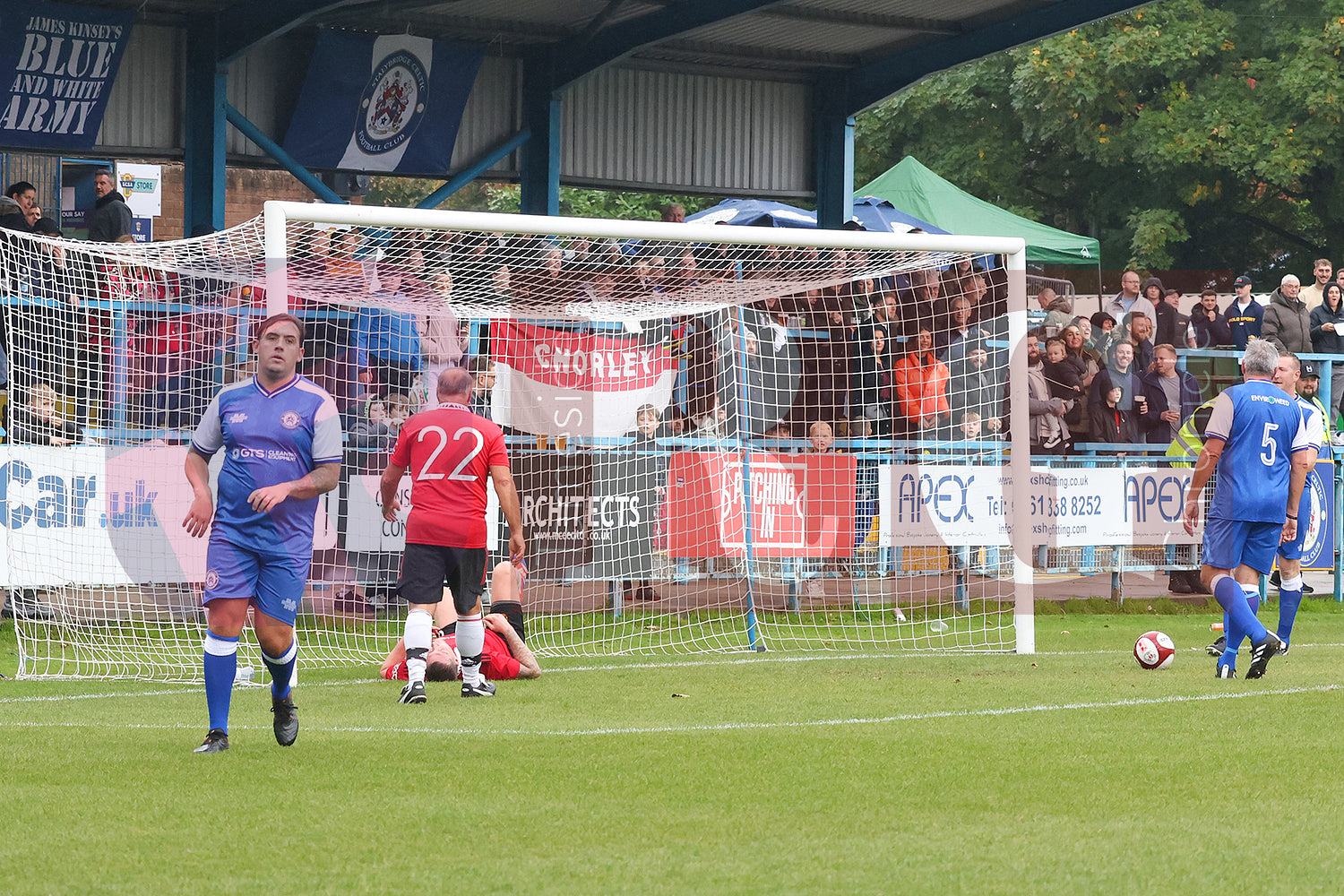 STALYBRIDGE CELTIC LEGENDS V MAN UTD LEGENDS (153).JPG