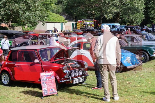 GLOSSOP CAR SHOW (14).JPG