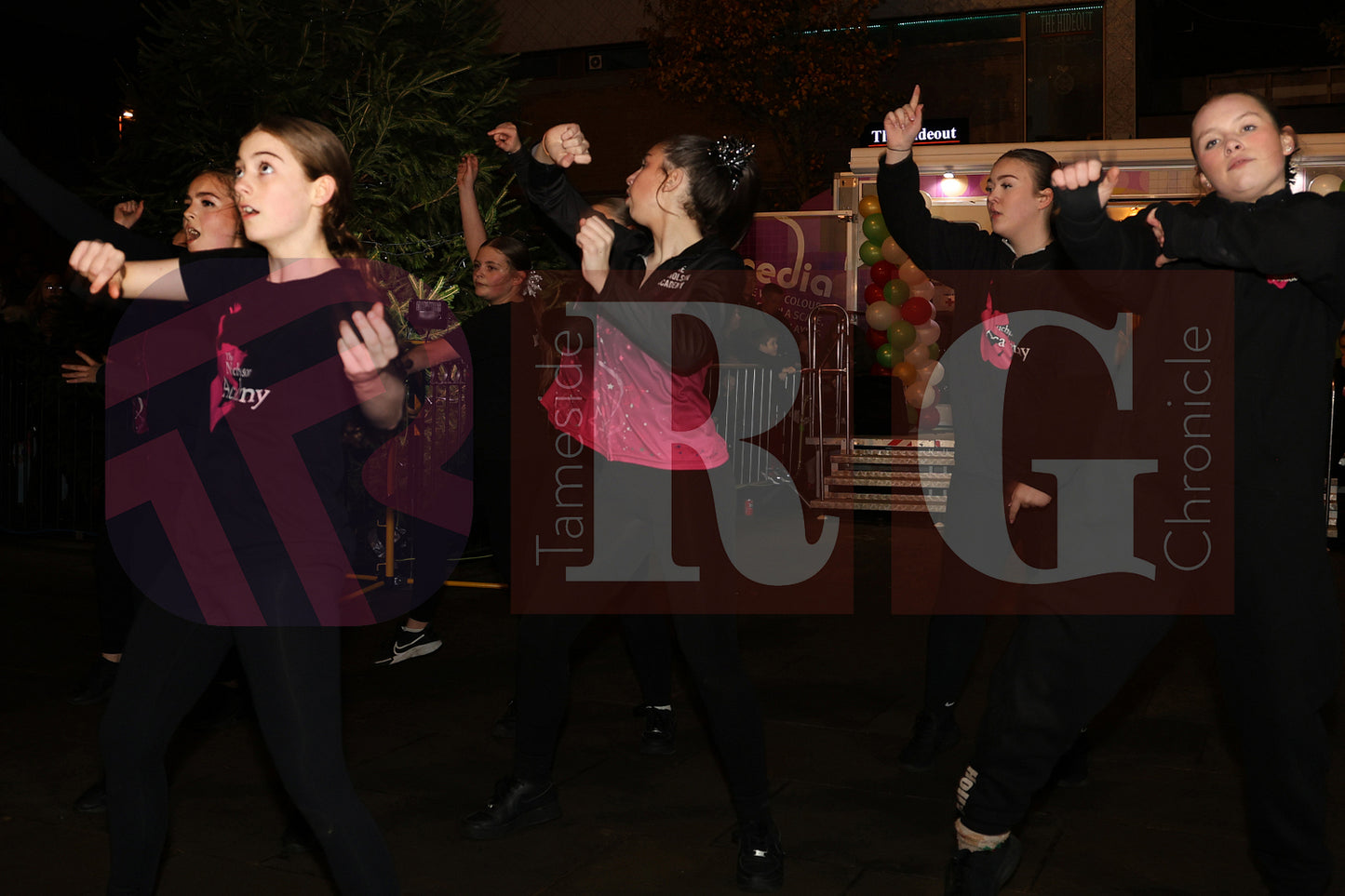 DROYLSDEN LIGHTS SWITCH ON 2024 (41).JPG