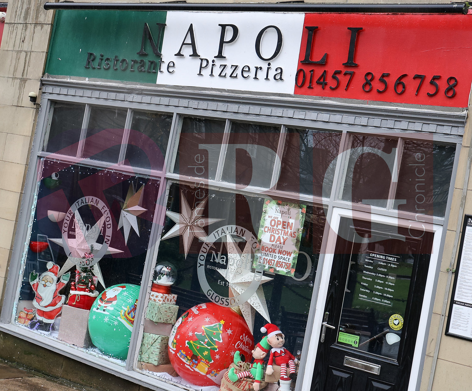 GLOSSOP CHRISTMAS SHOPS 2025 (36).JPG