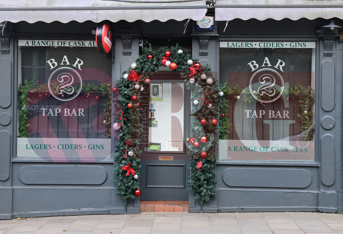 GLOSSOP SHOP XMAS WINDOWS 2024 (27).JPG