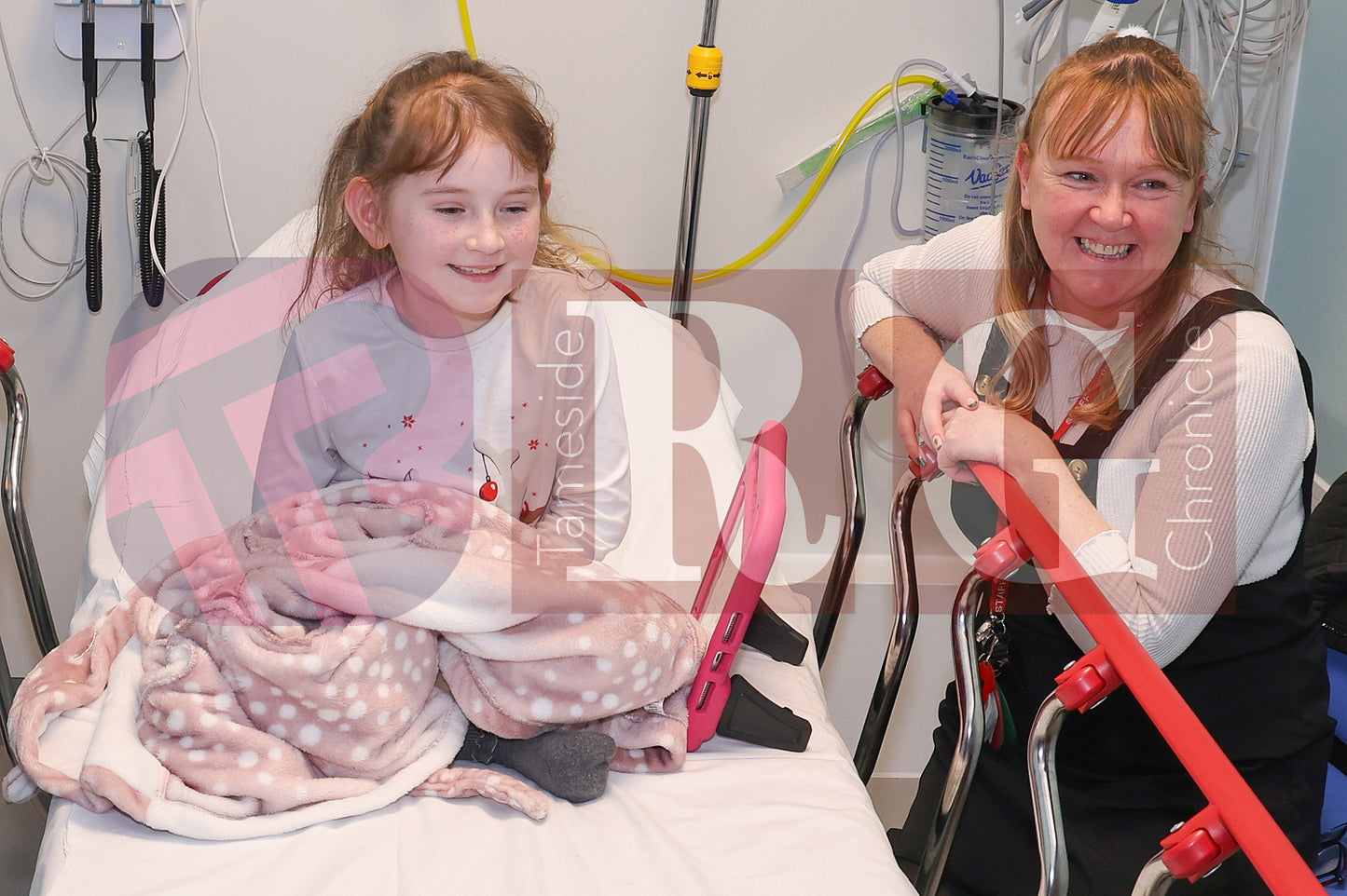 SANTA VISIT TAMESIDE CHILDRENS UNIT 2024 (77).JPG
