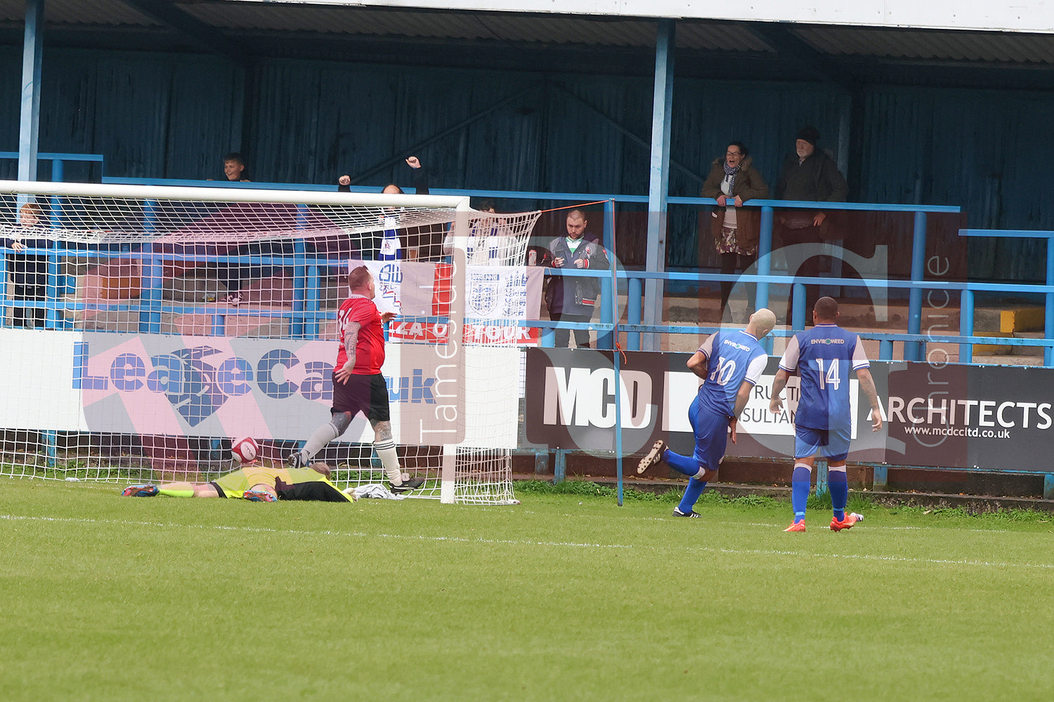 STALYBRIDGE CELTIC LEGENDS V MAN UTD LEGENDS (186).JPG