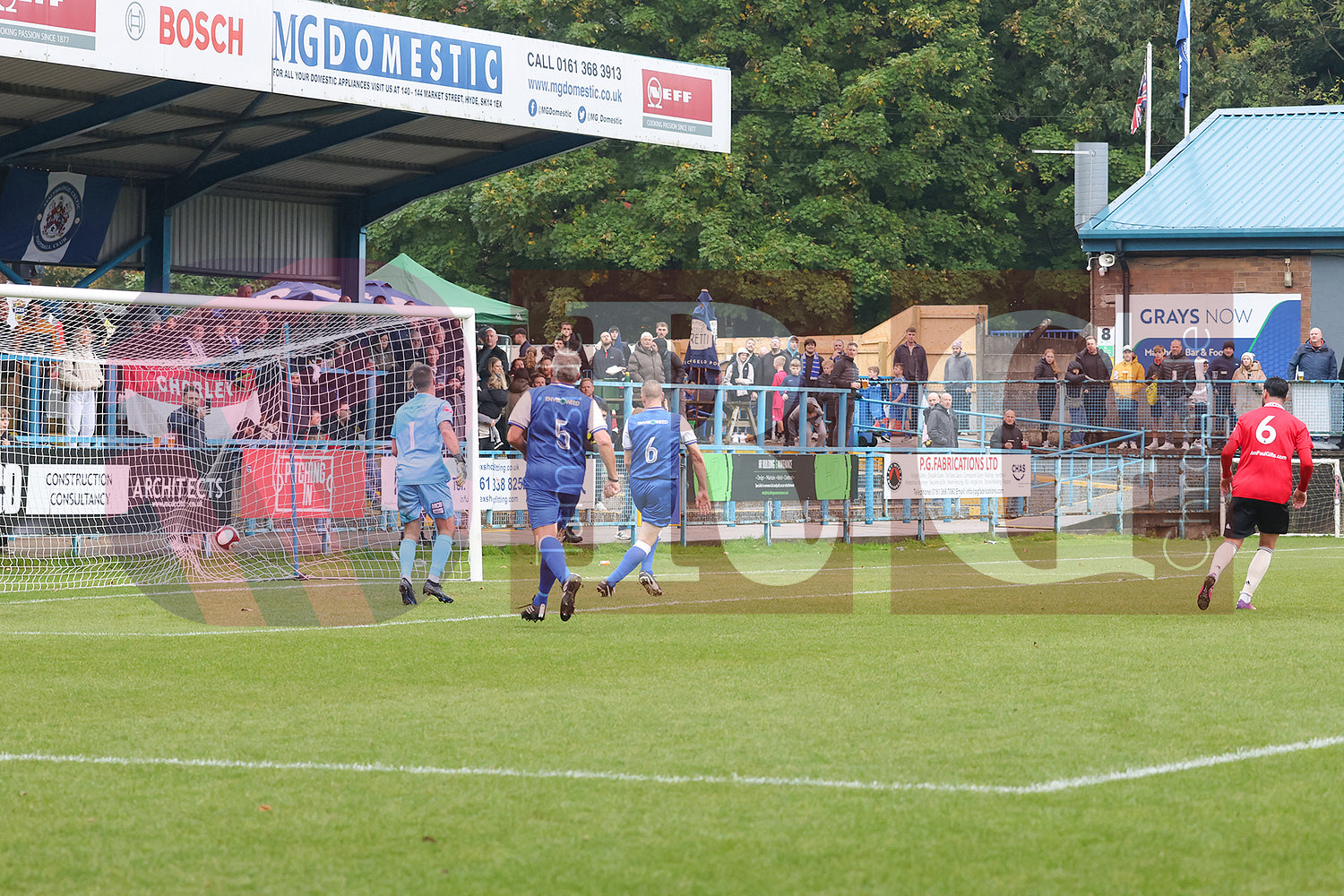 STALYBRIDGE CELTIC LEGENDS V MAN UTD LEGENDS (166).JPG