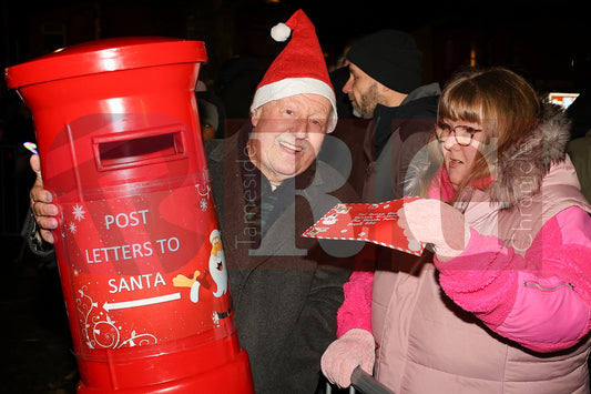 DUKINFIELD LIGHTS SWITCH ON (77).JPG