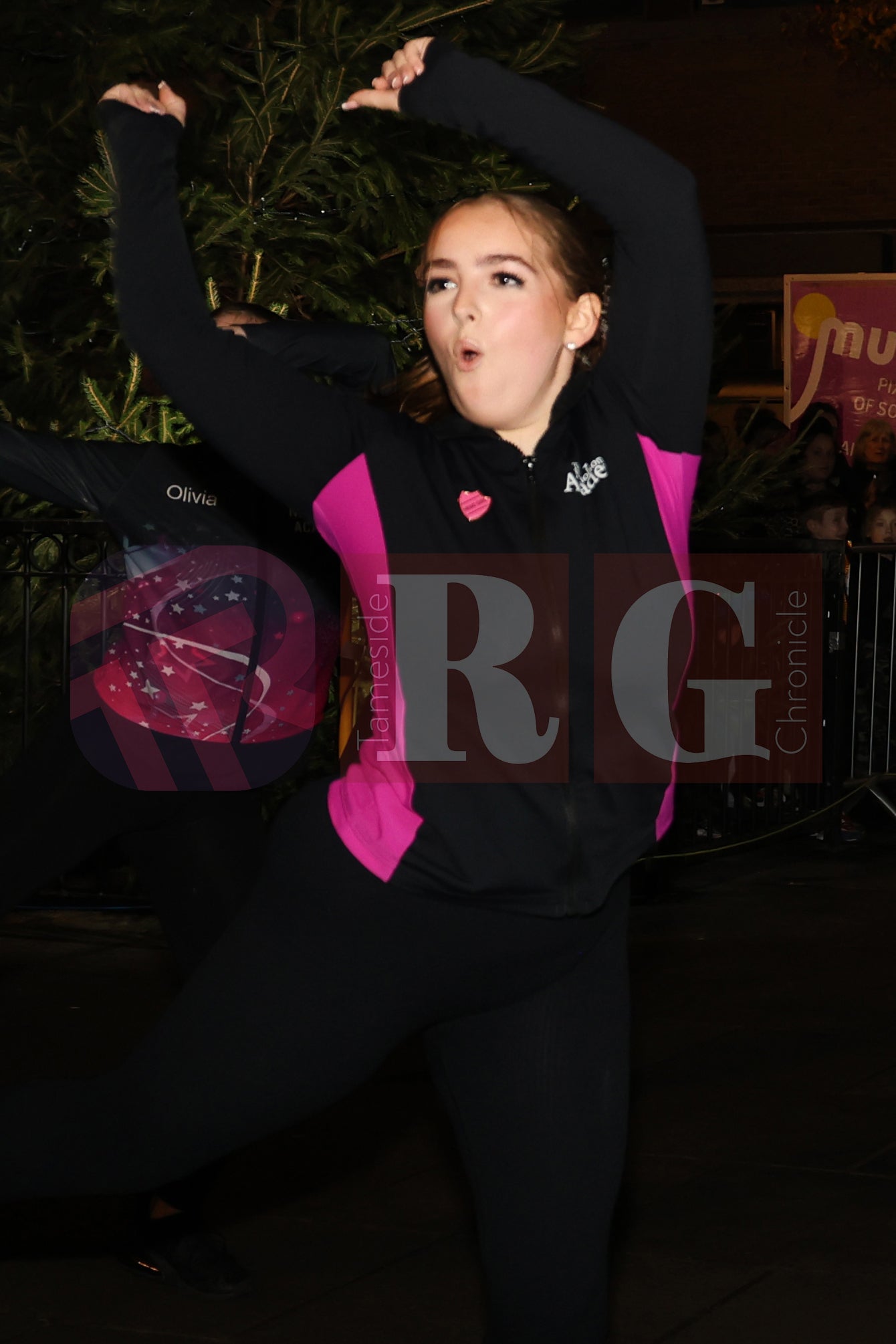 DROYLSDEN LIGHTS SWITCH ON 2024 (39).JPG