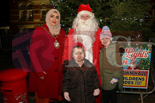 DUKINFIELD LIGHTS SWITCH ON (119).JPG