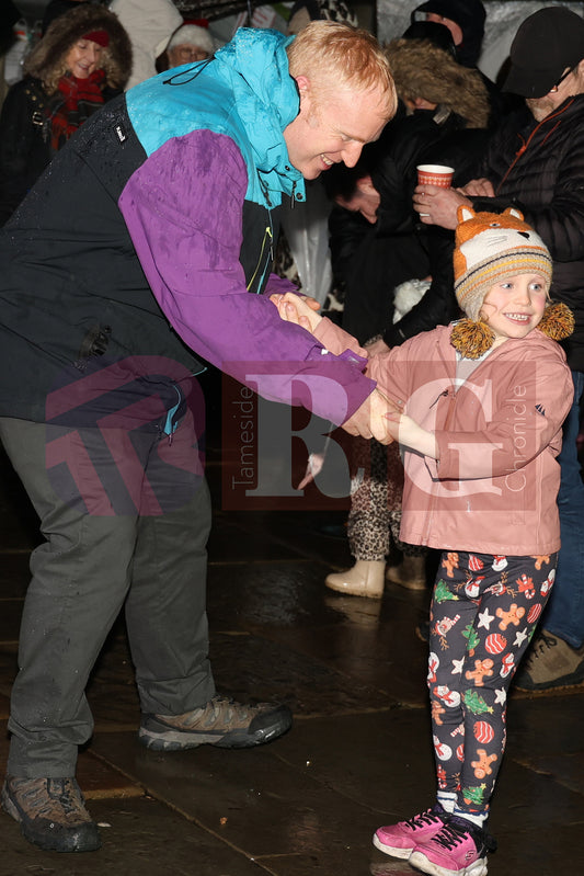 GLOSSOP LIGHT SWITCH ON 2025 (126).JPG