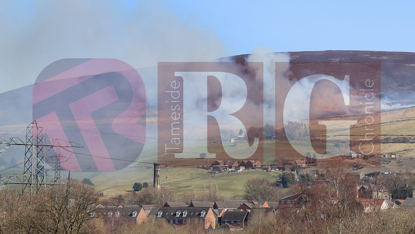 MOORLAND FIRE NEAR CARRBROOK (3).JPG