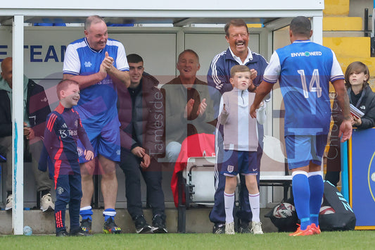 STALYBRIDGE CELTIC LEGENDS V MAN UTD LEGENDS (192).JPG