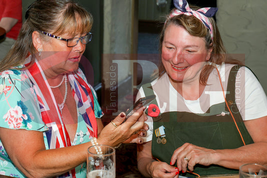VE DAY OLD PEGS PUB DENTON (43).JPG