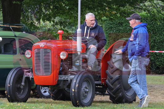 GLOSSOP CAR SHOW (51).JPG