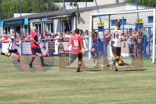 GLOSSOP NORTH EBD V UNITED LEGENDS  (127).JPG