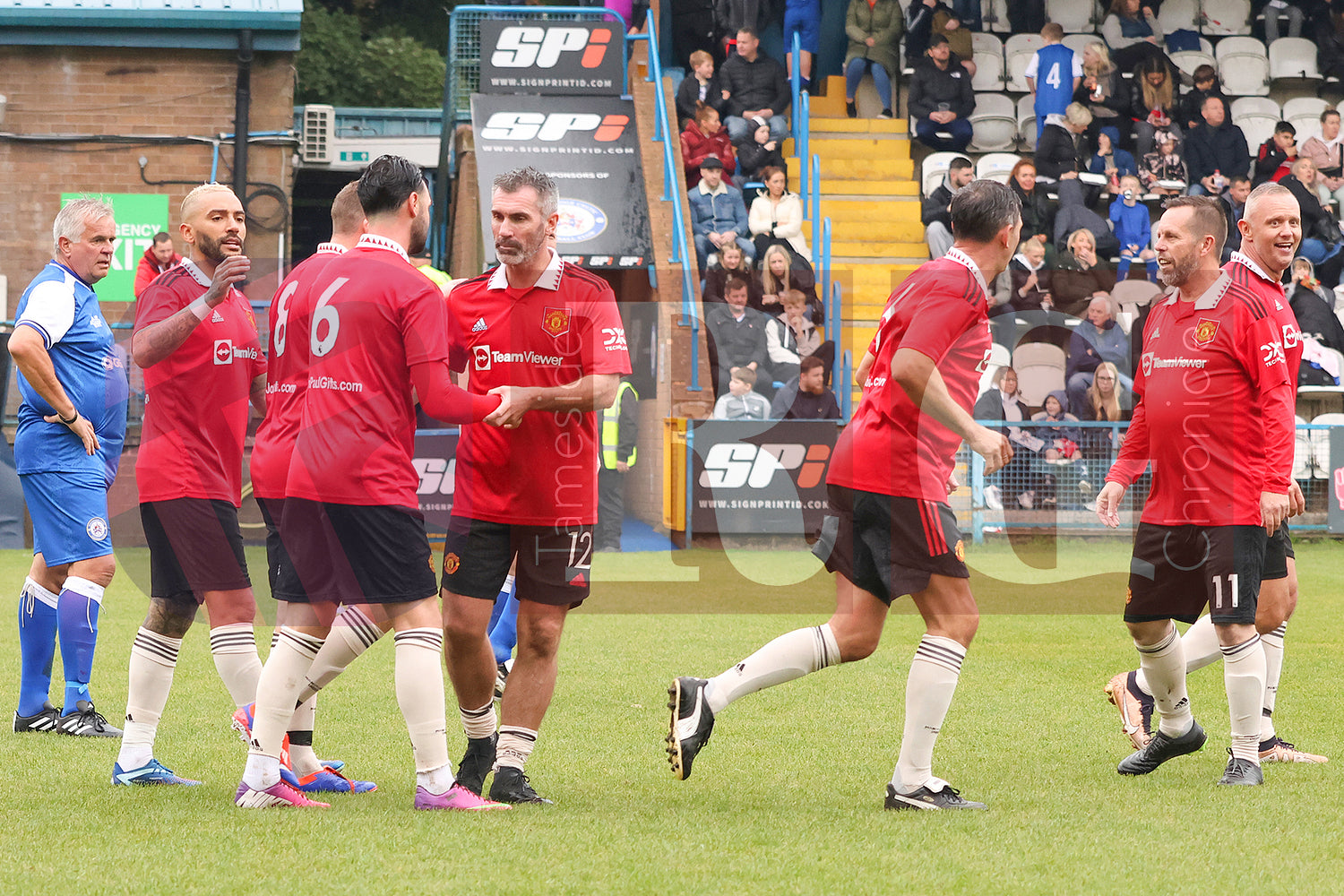 STALYBRIDGE CELTIC LEGENDS V MAN UTD LEGENDS (131).JPG