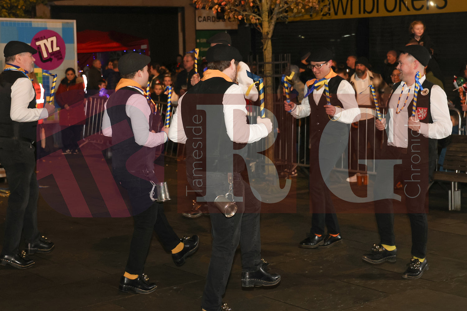 DROYLSDEN LIGHTS SWITCH ON 2024 (76).JPG