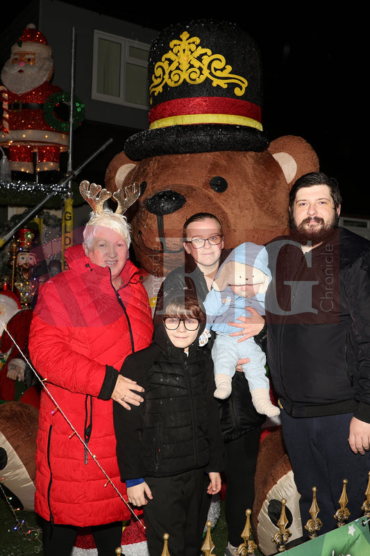 DEWSNAP LANE DUKINFIELD LIGHTS 2025 (22).JPG