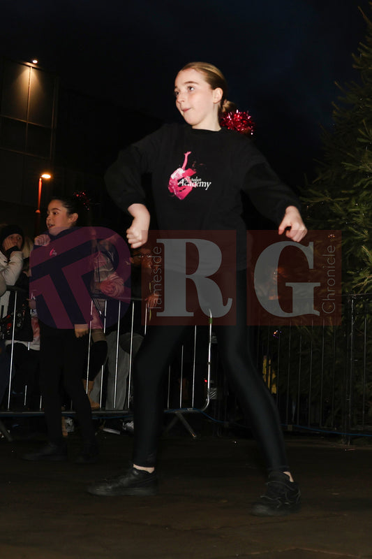 DROYLSDEN LIGHTS SWITCH ON 2024 (37).JPG