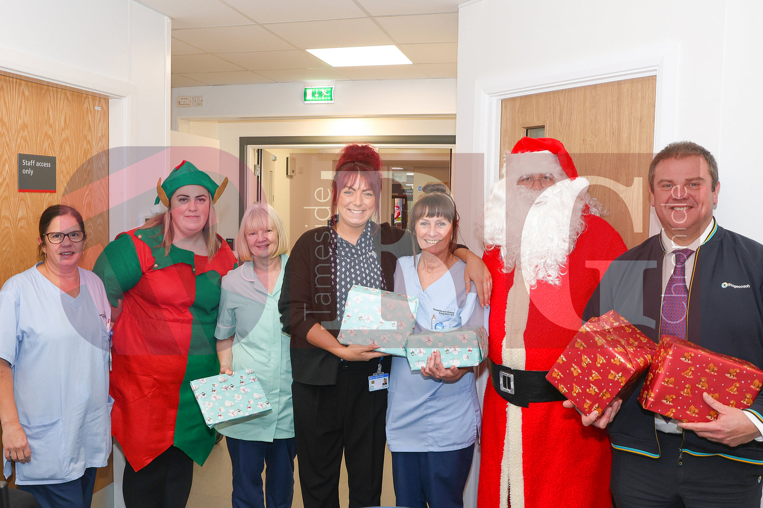 SANTA VISIT TAMESIDE CHILDRENS UNIT 2024 (88).JPG