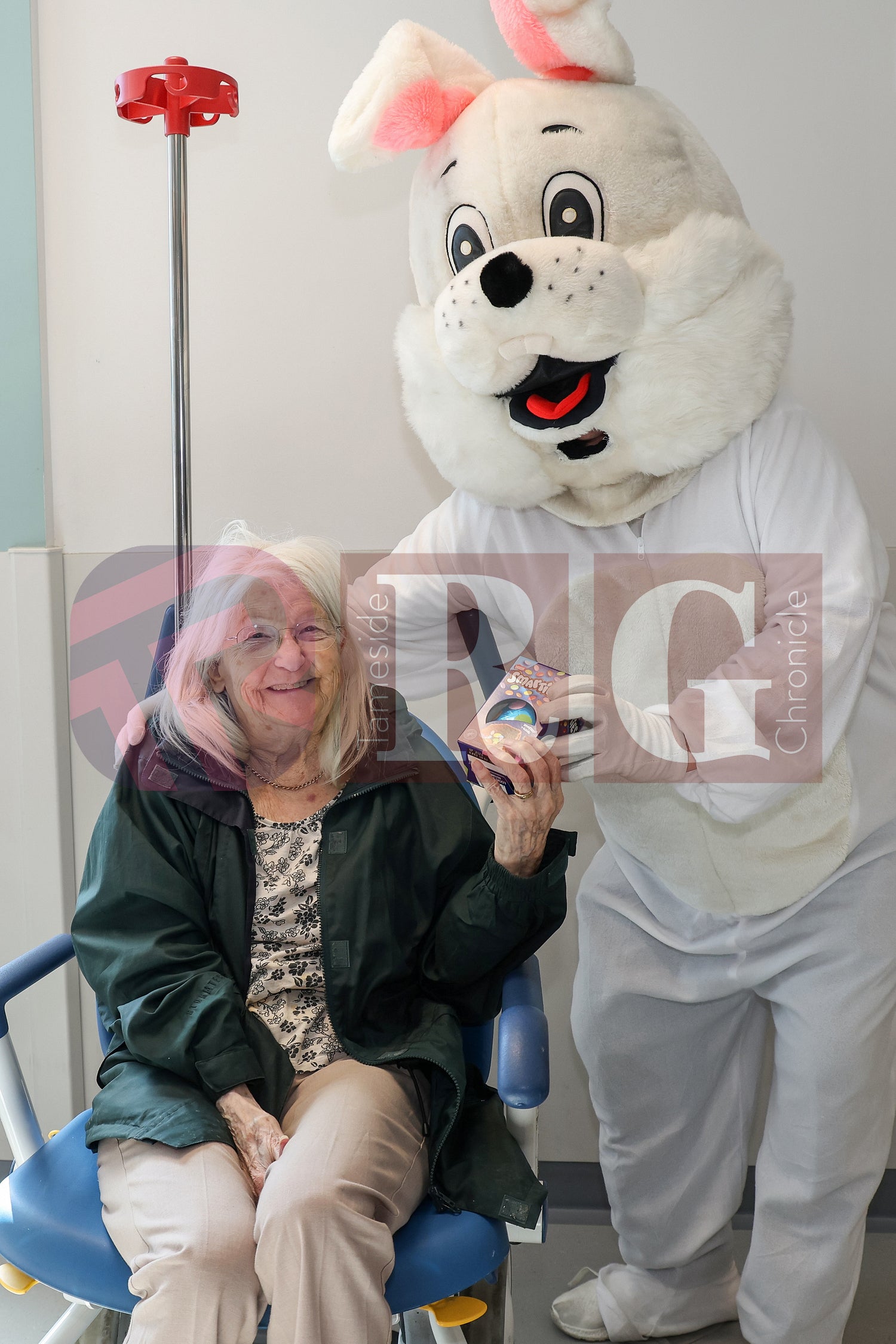 TAMESIDE HOSPITAL CHILDRENS WARD EASTER STAGECOACH (69).JPG