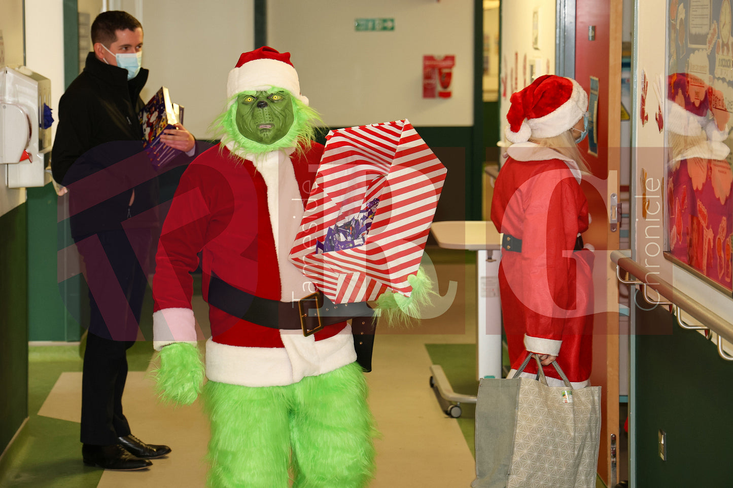 TAMESIDE HOSPITAL CHILDRENS WARD WITH SANTA 2025 (33).JPG