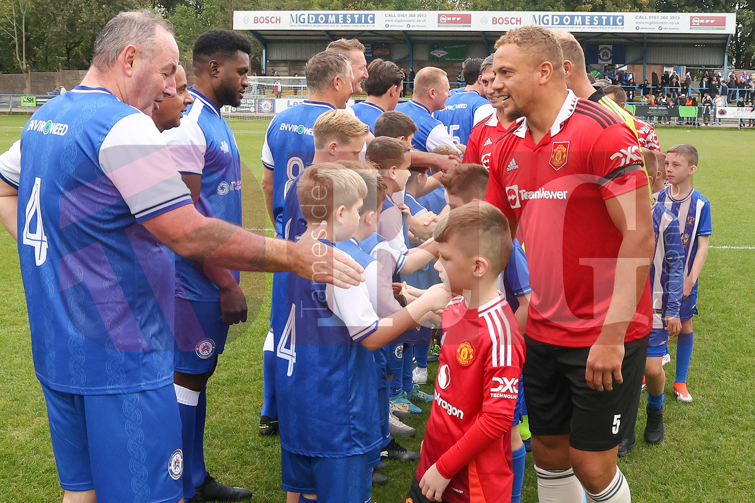 STALYBRIDGE CELTIC LEGENDS V MAN UTD LEGENDS (20).JPG