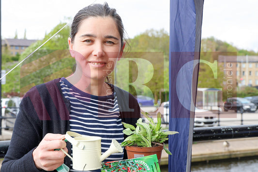 PLANT & SWAP EVENT TESCO STALYBRIDGE 2025 (10).JPG