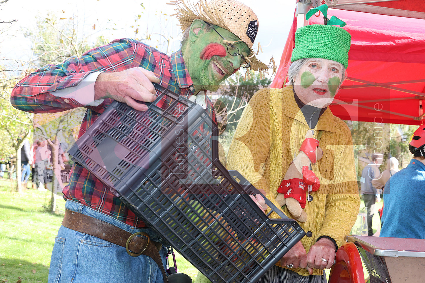 APPLE DAY VILLAGE PRIMARY GLOSSOP (69).JPG