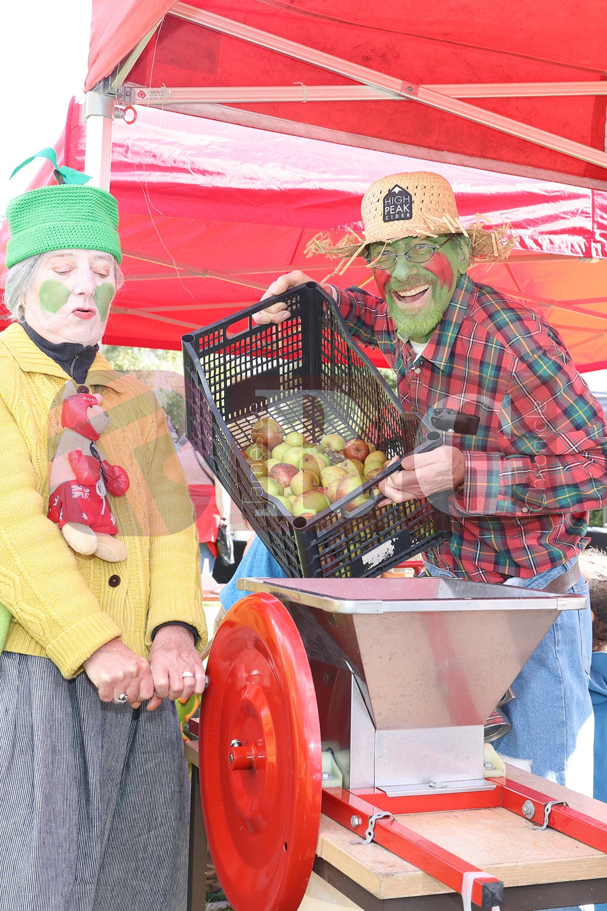 APPLE DAY VILLAGE PRIMARY GLOSSOP (70).JPG