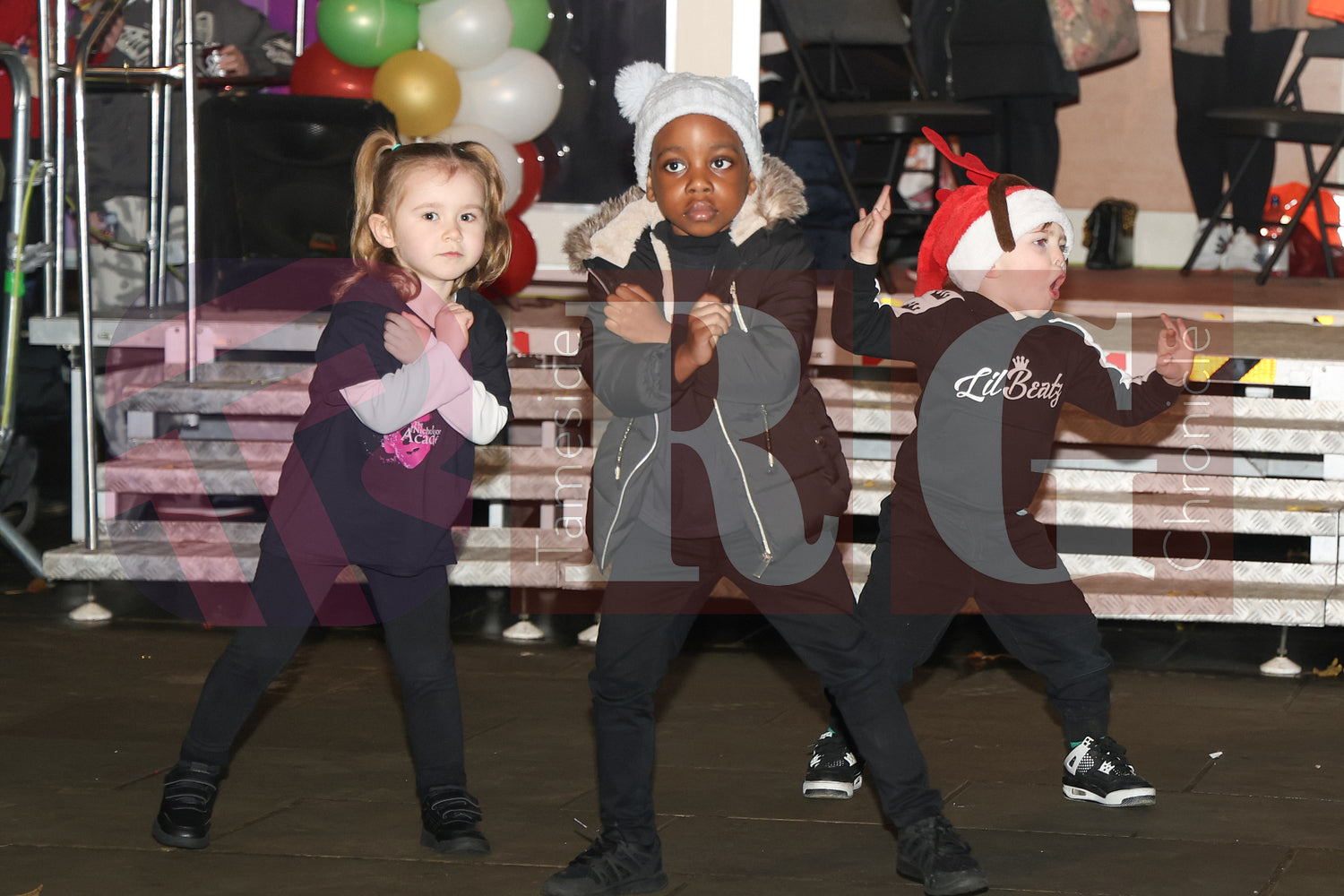 DROYLSDEN LIGHTS SWITCH ON 2024 (20).JPG