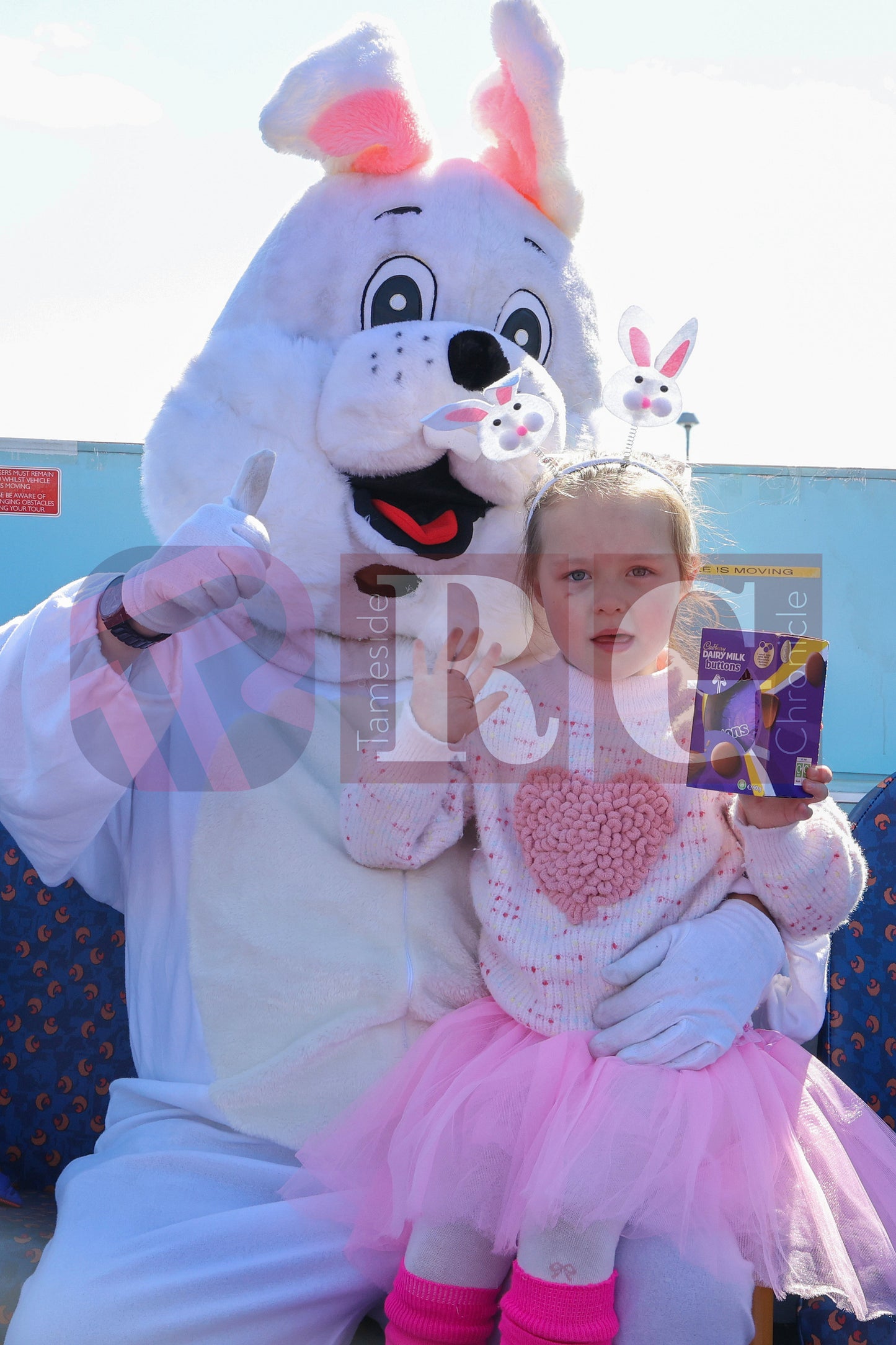 TAMESIDE HOSPITAL CHILDRENS WARD EASTER STAGECOACH (12).JPG