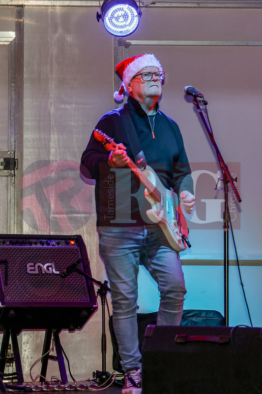 GLOSSOP LIGHT SWITCH ON 2025 (78).JPG