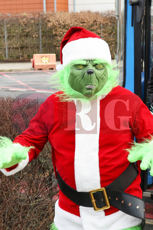 TAMESIDE HOSPITAL CHILDRENS WARD WITH SANTA 2025 (11).JPG