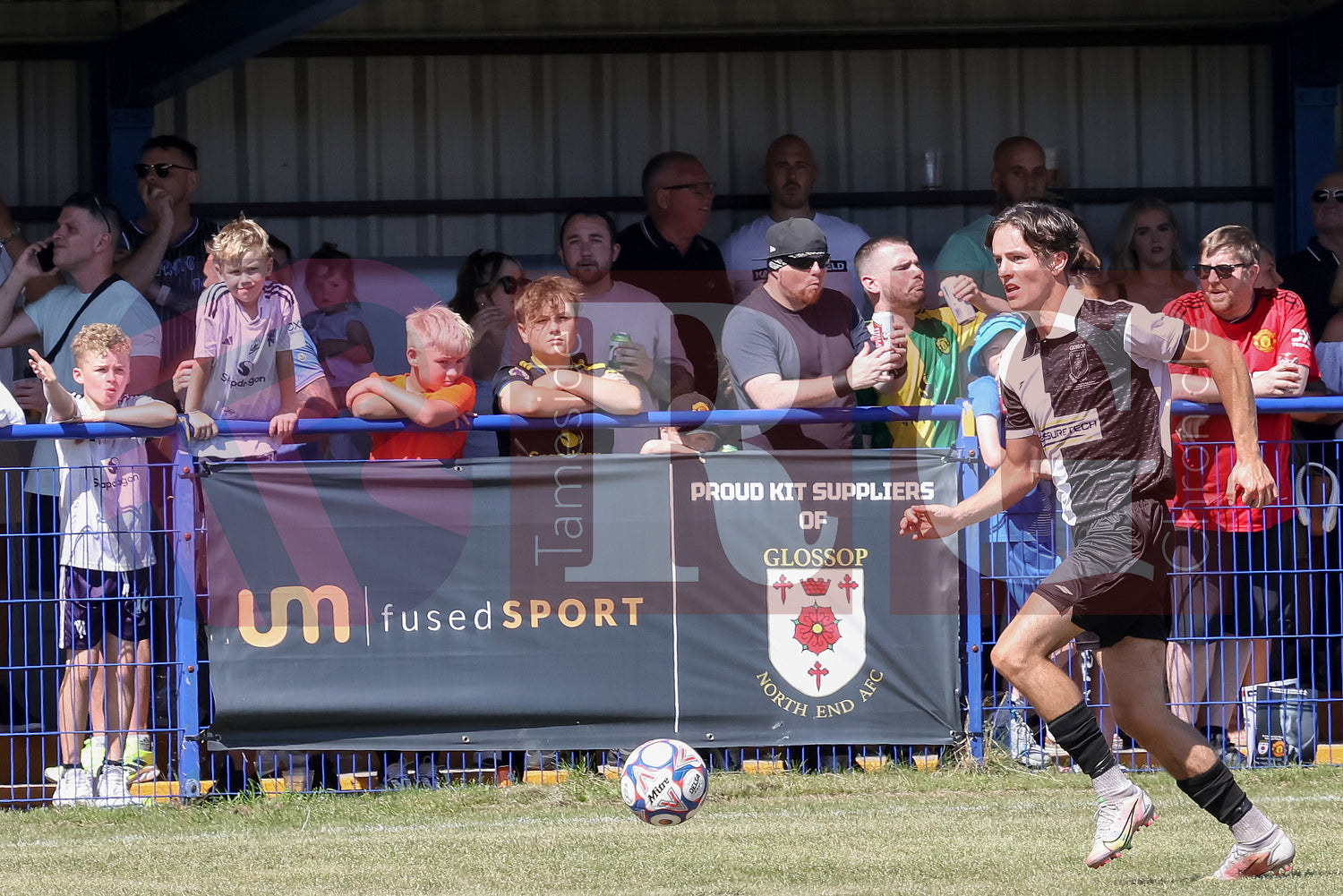 GLOSSOP NORTH EBD V UNITED LEGENDS  (98).JPG