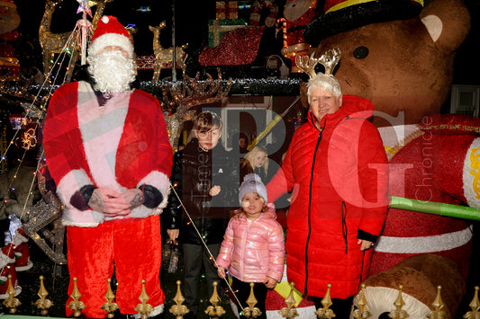 DEWSNAP LANE DUKINFIELD LIGHTS 2025 (16).JPG