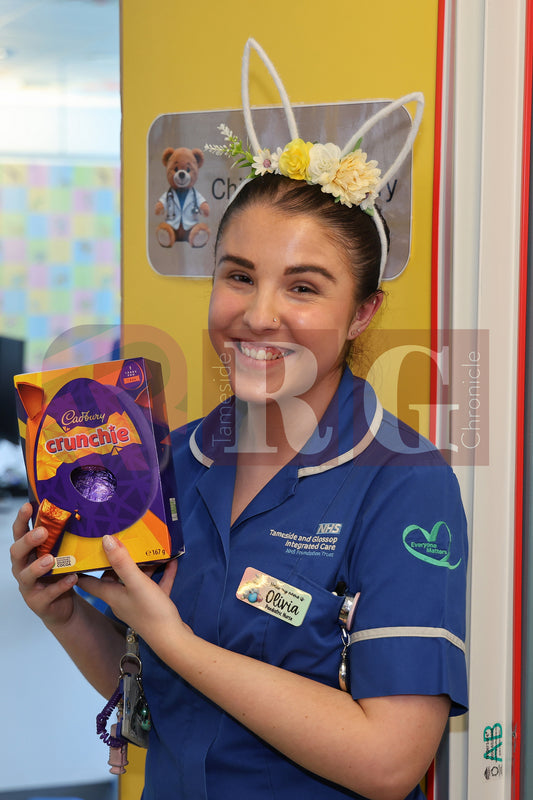 TAMESIDE HOSPITAL CHILDRENS WARD EASTER STAGECOACH (55).JPG