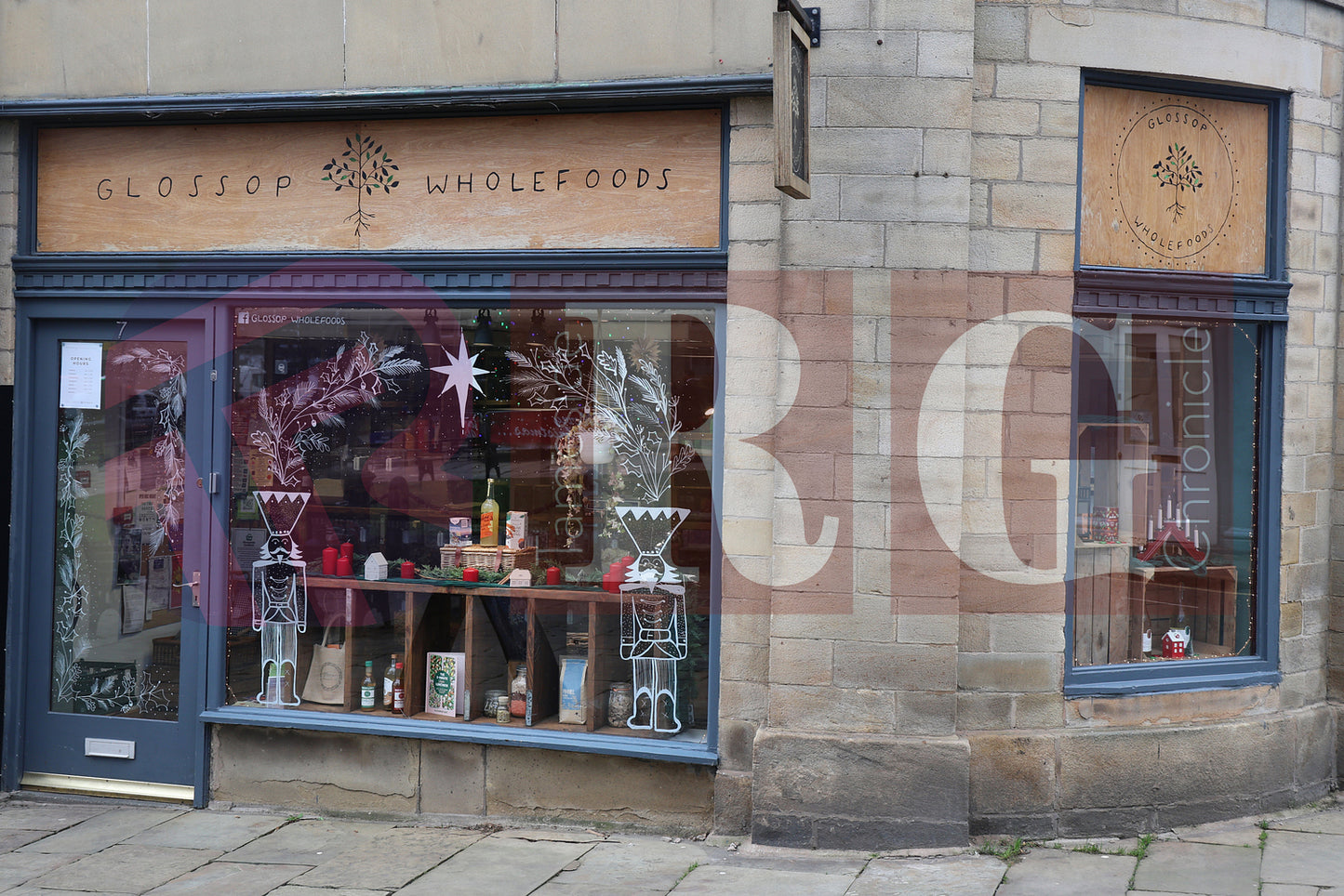 GLOSSOP SHOP XMAS WINDOWS 2024 (42).JPG